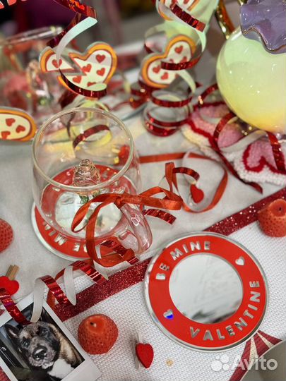 Подарок на 14 февраля девушке зеркало интрьерное