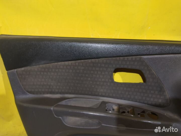 Обшивка двери передней левой Kia RIO 2 Киа рио 2