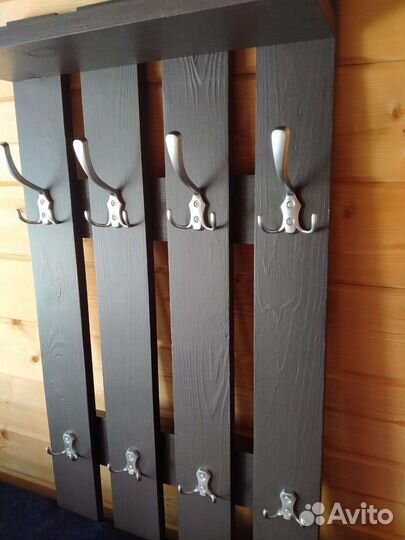 Вешалка настенная в прихожую