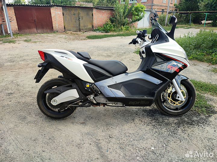 Aprilia SRV850