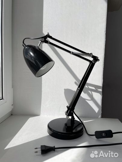 Лампа настольная