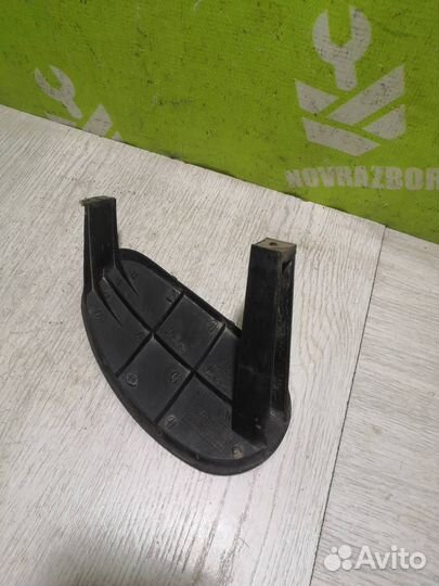 Заглушка в бампер Шевроле Ланос