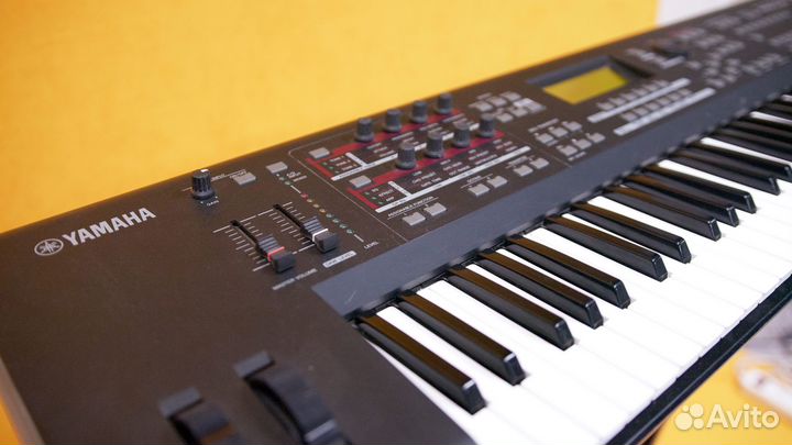 Синтезатор Yamaha mox 6