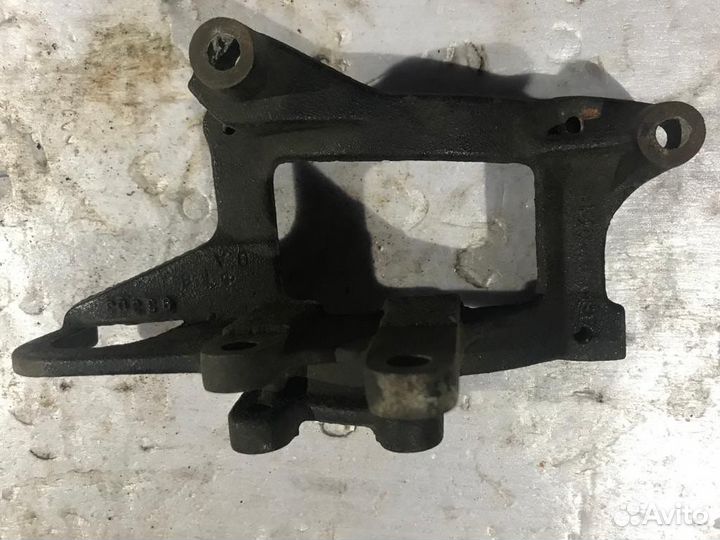 Крепление компр кондиционера Toyota land cruizer80