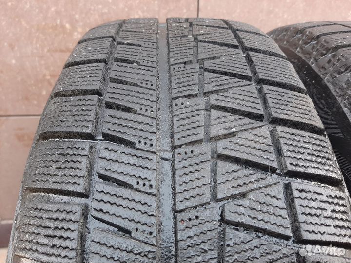 Bridgestone Blizzak Revo GZ 215/65 R16