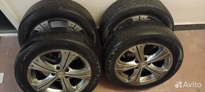 Продам летние колеса 5х114'3 резина 215/55 R17