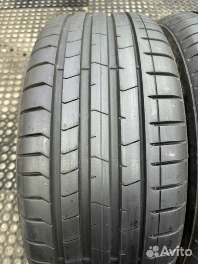 Pirelli P Zero PZ4 225/40 R19 и 255/35 R19 93Y