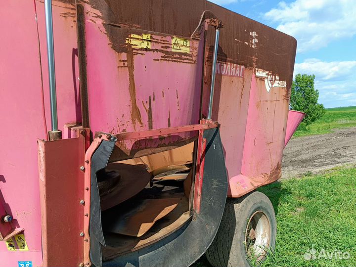 Миксер-кормораздатчик Trioliet Solomix 2 12ZK, 2009