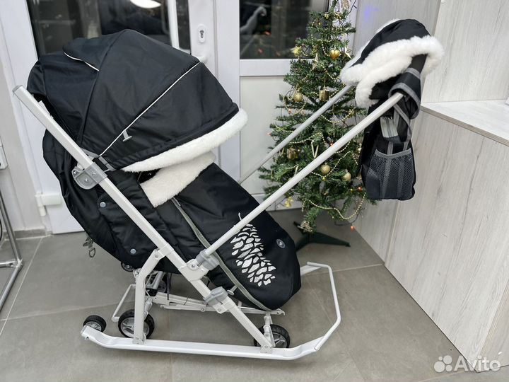 Санки-коляска Nika с перекидной ручкой