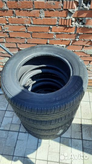 Bridgestone Dueler H/P Sport 215/65 R16