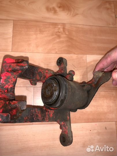 Суппорт задний правый chevrolet cruze