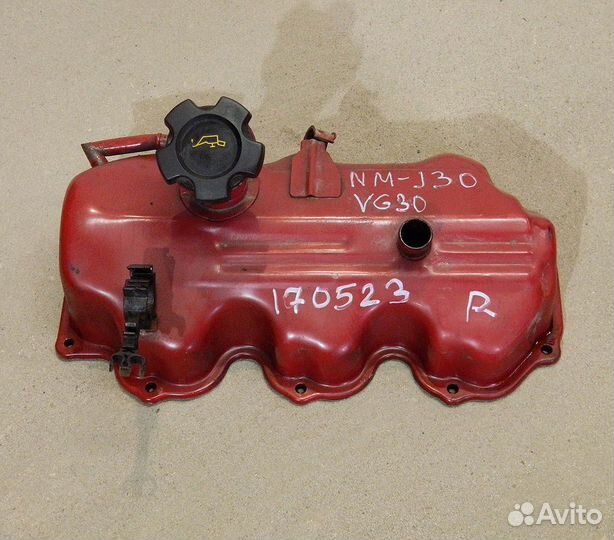 Крышка клапанная правая Nissan Maxima J30 VG30