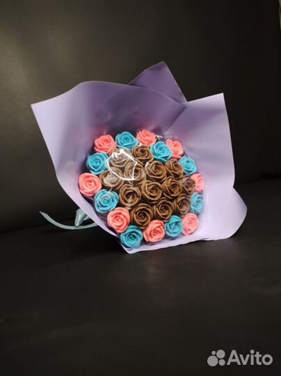 Букет - 29 Роз из Белого и Молочного Шоколада