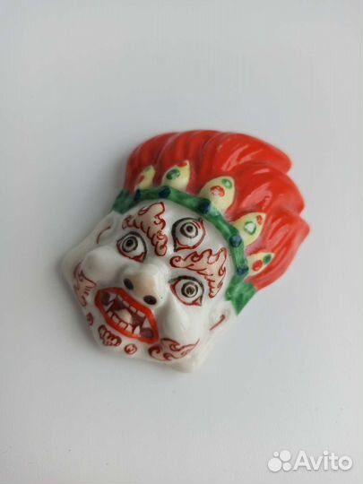 Старая маска. Фарфор. Монголия