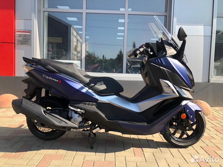 Макси скутер SYM cruisym 300