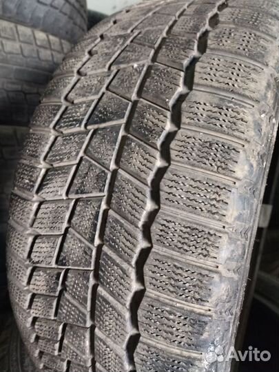 Maxxis Arctic Trekker SP03 215/50 R17