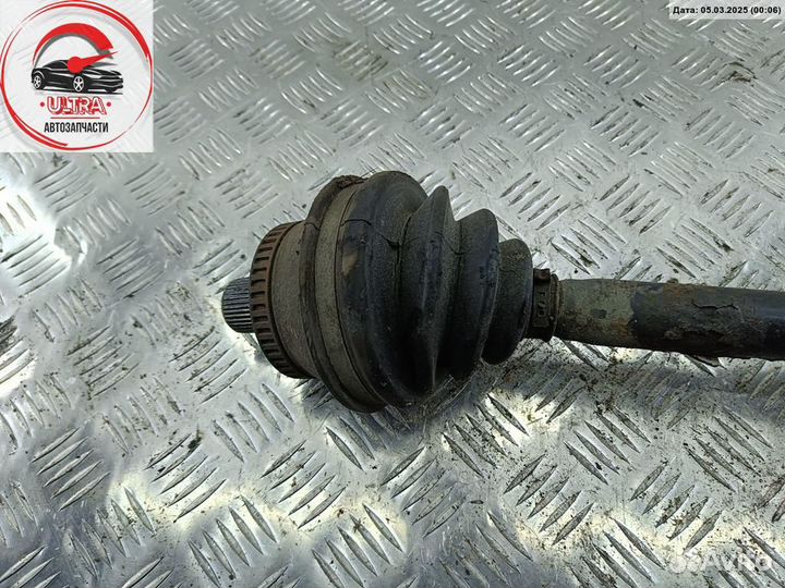 Полуось передняя левая б/у Audi A4 B5 (1994-2001) 8D0407271BC