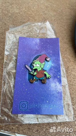 Металлический значок эльфа