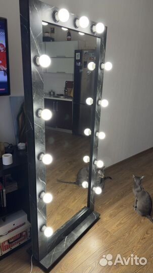 Зеркало гримерное с лампочками бу