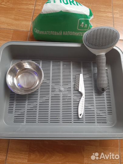 Лоток для кошек и переноска для кошки