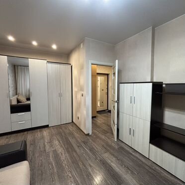 10 и более-к. квартира, 39 м², 14/14 эт.