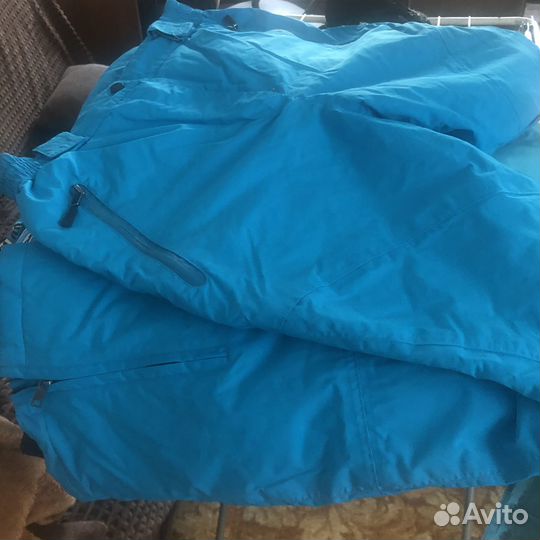 Горнолыжный костюм и горнолыжные брюки