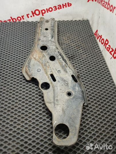 Кронштейн подрамника левый Hyundai Accent