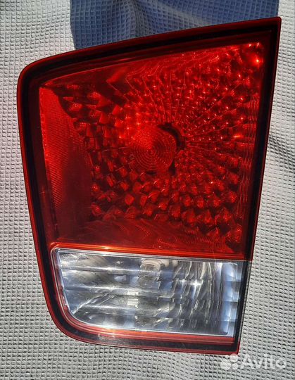 Фонарь задний левый крышки багажника kia mohave