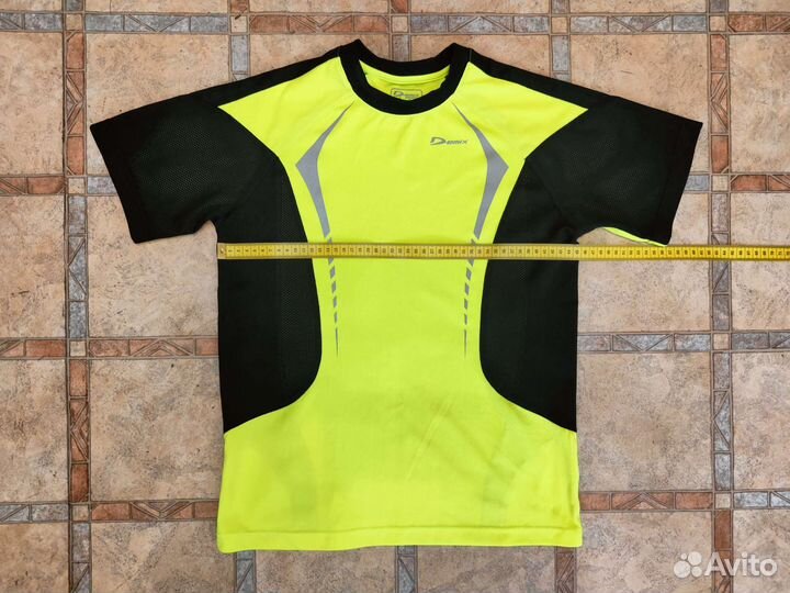 Спортивная футболка для подростка