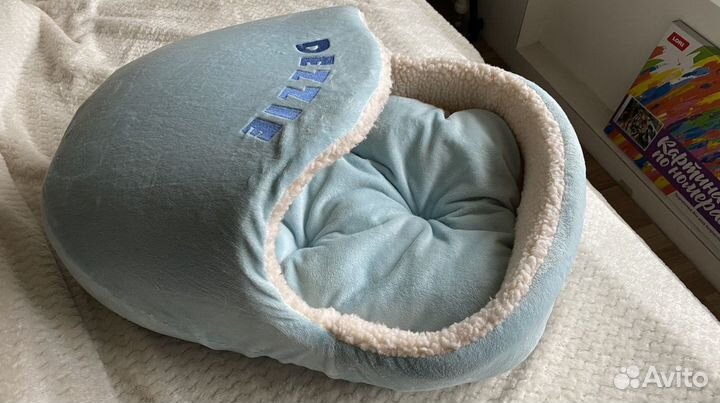 Лежанка и когтеточка для кошек