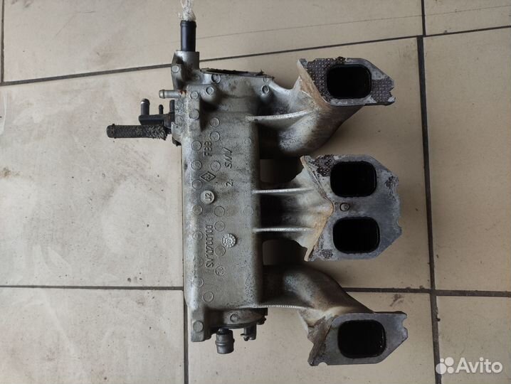 Коллектор впускной выпускной Renault Laguna I
