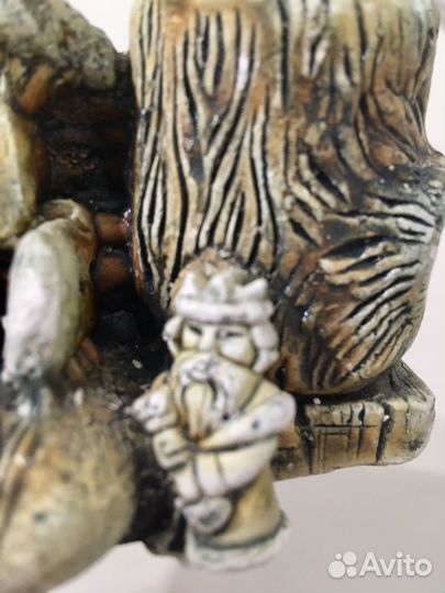 Дольмены-статуэтки