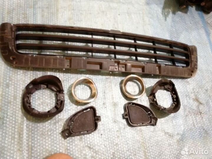 Решетка бампера передняя Lexus Lx J200 2007-2011