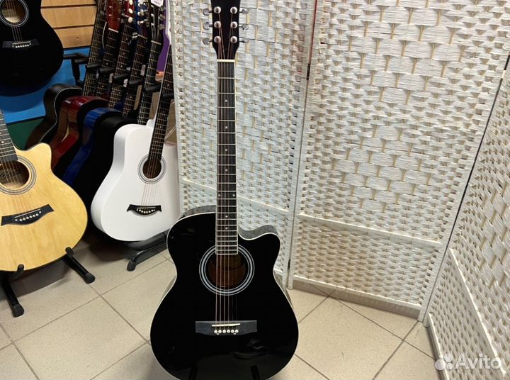 Акустическая гитара