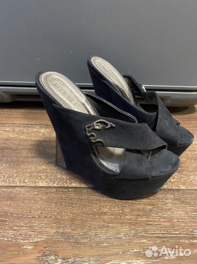 Шлепанцы на платформе