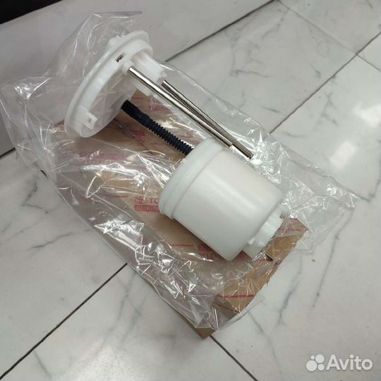 Фильтр топливный Toyota Camry V40 3.5 2006