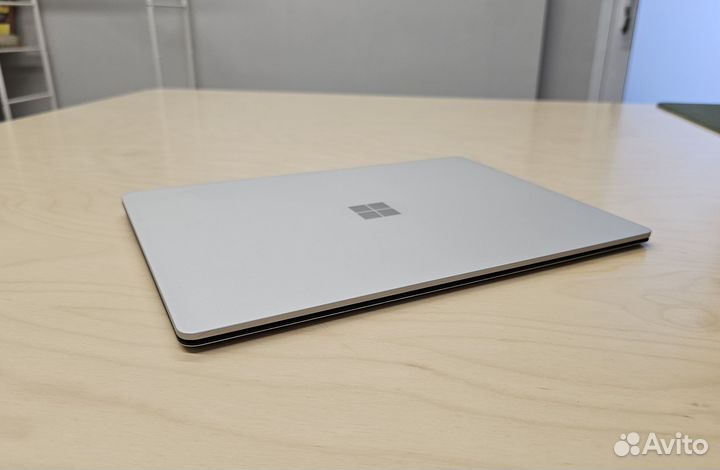 Ультрабук Microsoft Surface Laptop