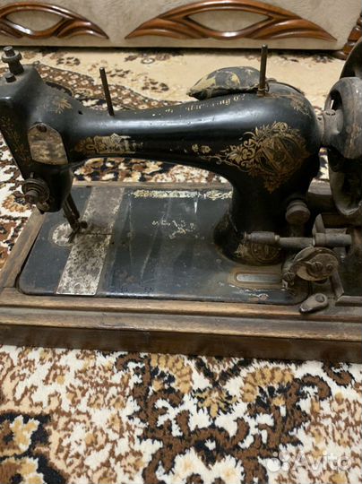 Швейная машина Singer