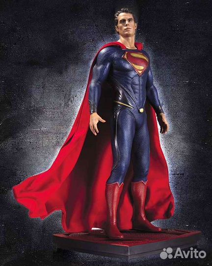 Человек из Стали, статуя