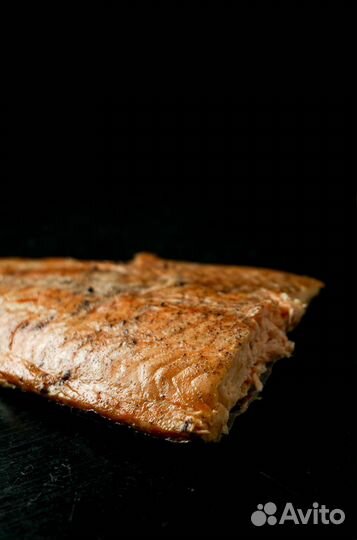 Рыба лосось горячего копчения