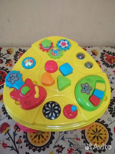 Продам музыкальный развивающий столик