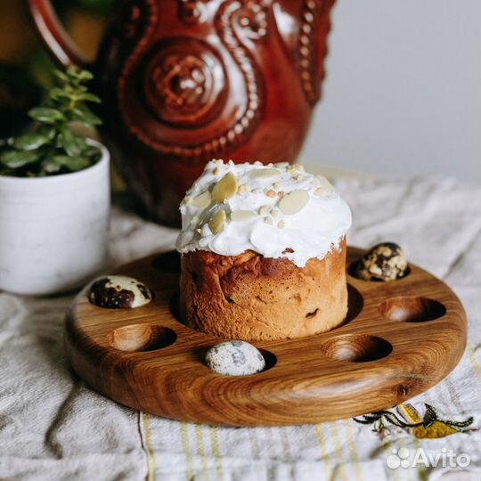 Пасхальная подставка для кулича и 8 яиц