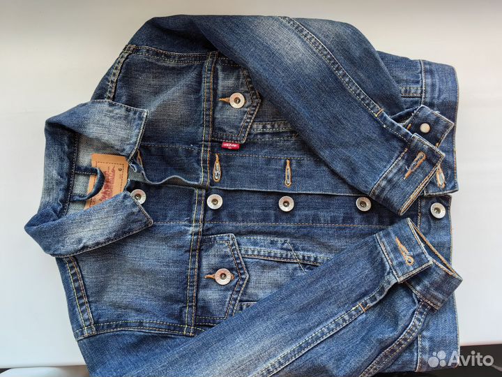 Джинсовая куртка levis