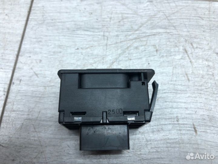 Блок управления зеркалами Nissan Terrano