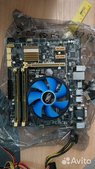 Материнская плата с процессором и памятью