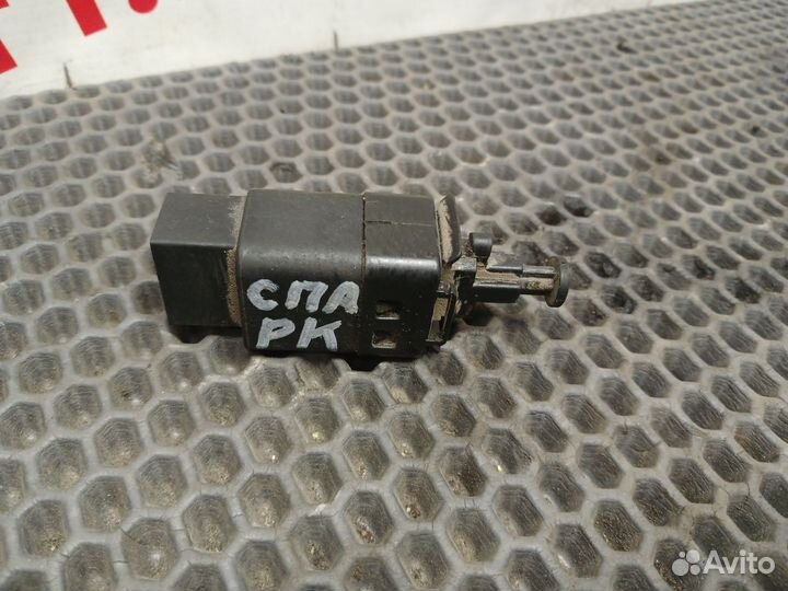 Датчик стоп сигнала Chevrolet Spark M200