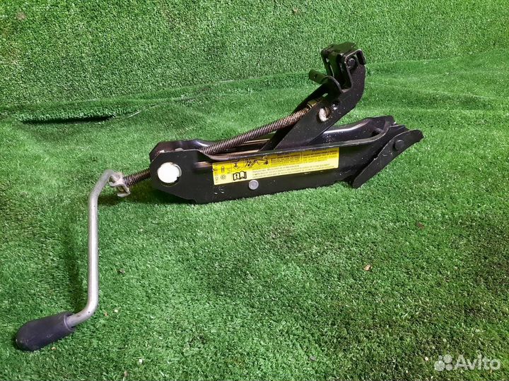 Домкрат Volkswagen Golf 5 BVY (2.0) 2005