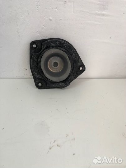 Опора переднего амортизатора правая Nissan micra