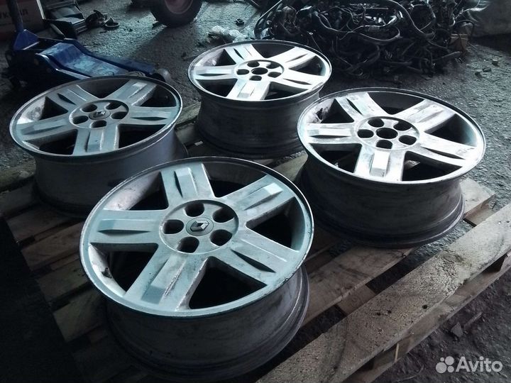 Литые диски R17 Renault