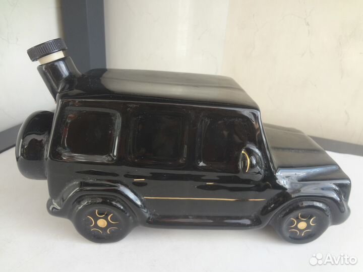 Бутылка коллекционная в виде машины, керамика